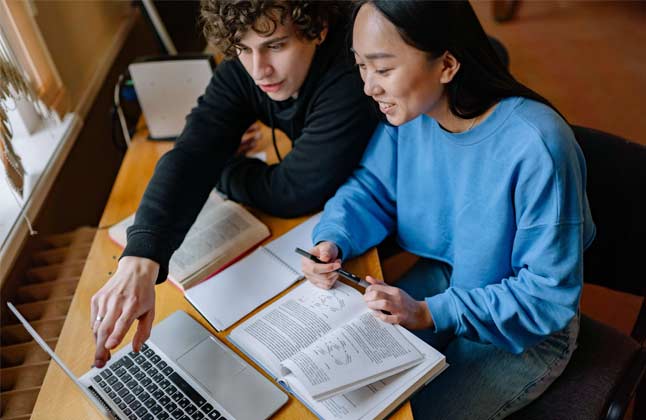 USA Scholarships for Minority Students: Breaking Barriers